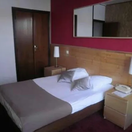 Le Grand De 3* Besse-et-Saint-Anastaise