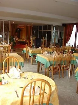 Le Grand De 3*