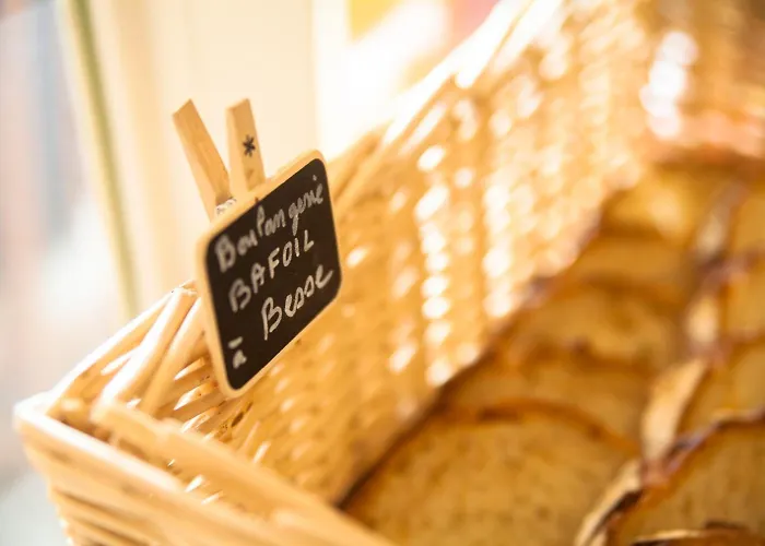 Отель Le Grand De Бес-э-Сент-Анастез