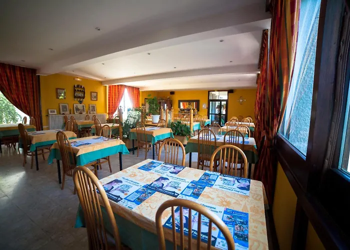 Le Grand De Отель Бес-э-Сент-Анастез