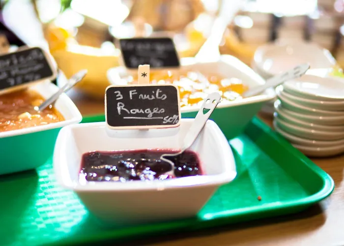 Отель Le Grand De Бес-э-Сент-Анастез