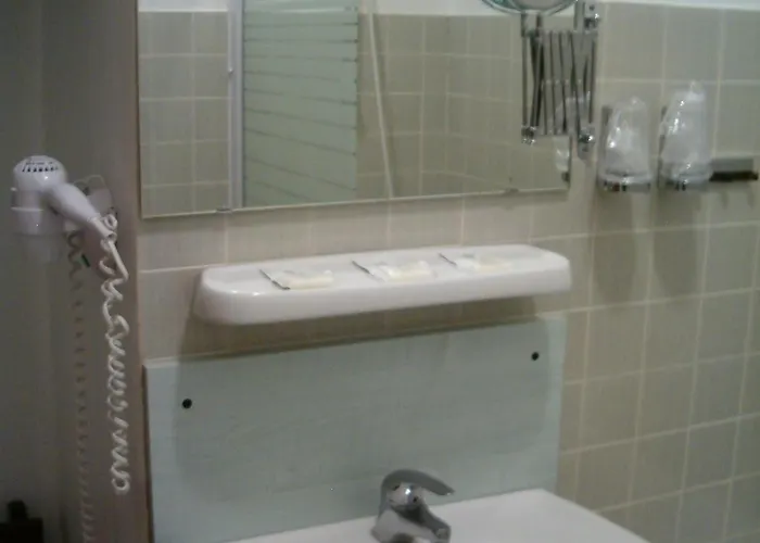 Le Grand De Отель