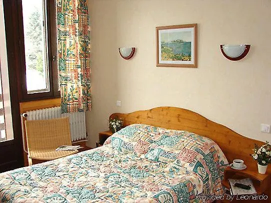 Le Grand De 3* Бес-э-Сент-Анастез