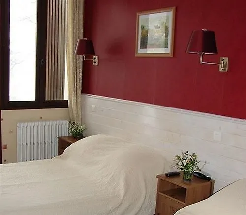 Отель Le Grand De Бес-э-Сент-Анастез