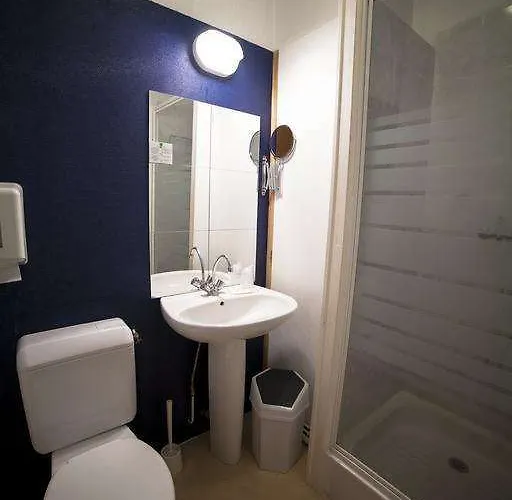 Отель Le Grand De Бес-э-Сент-Анастез