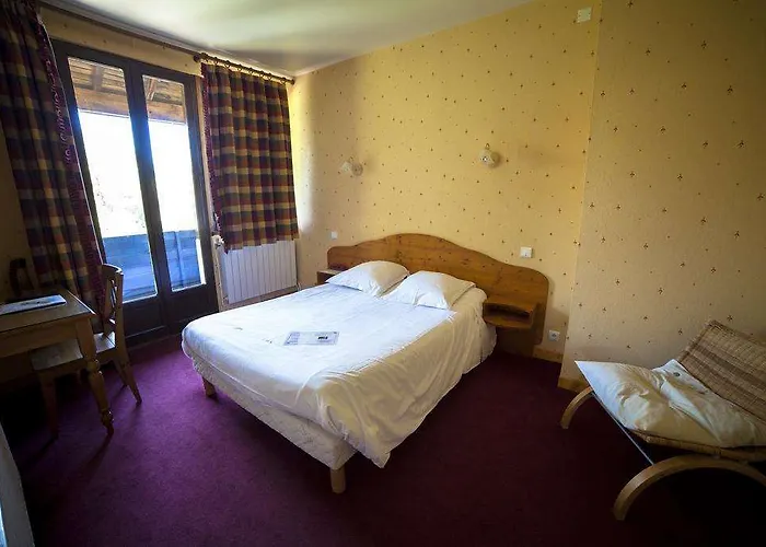 Le Grand De Отель Бес-э-Сент-Анастез